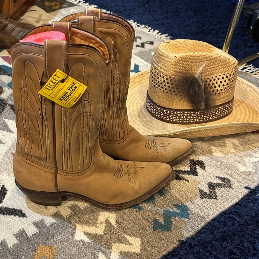 Tan Western Heeled Boots